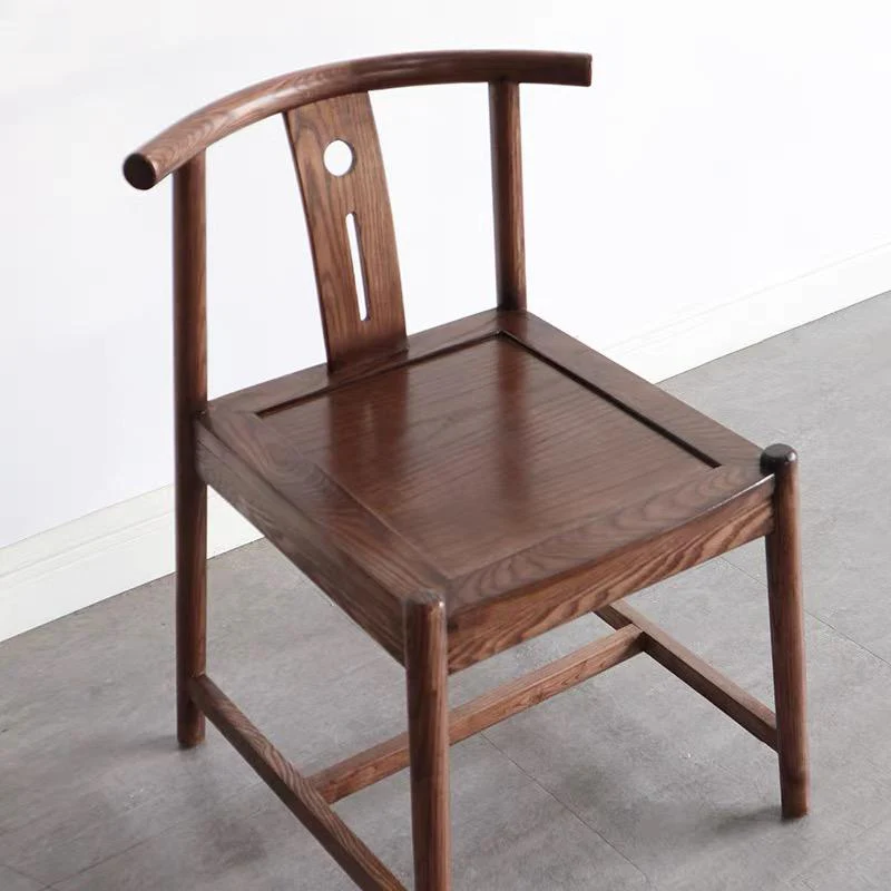 KARL LEONARDO Signature Chair